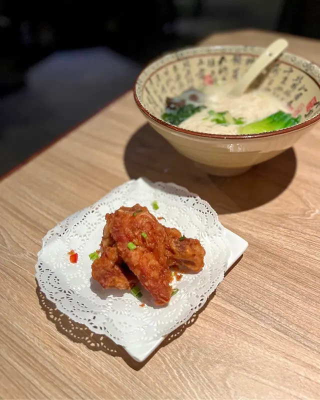 蒜香排骨豬骨湯拉麵