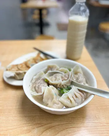 椰菜雲耳豬肉餃
