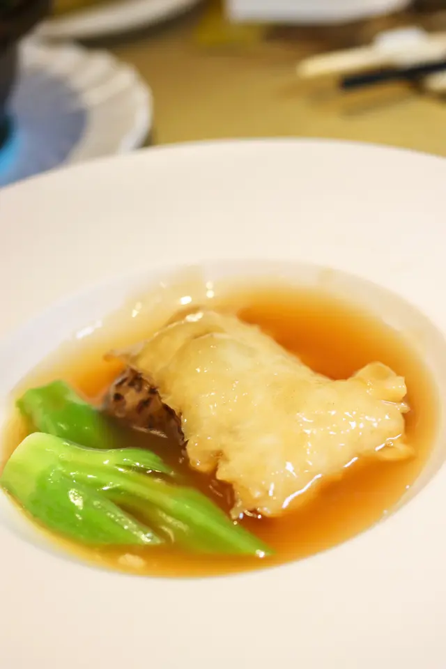 花膠天白菇菜膽 