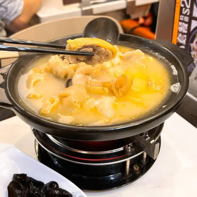 濃湯花膠雞煲