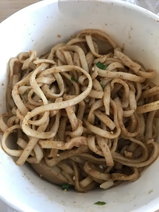 麻醬椒香乾拌麵