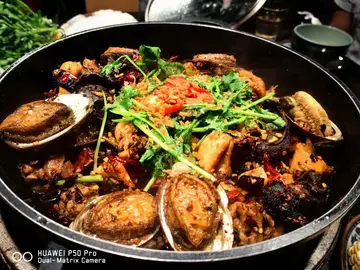 鮑魚辣雞煲