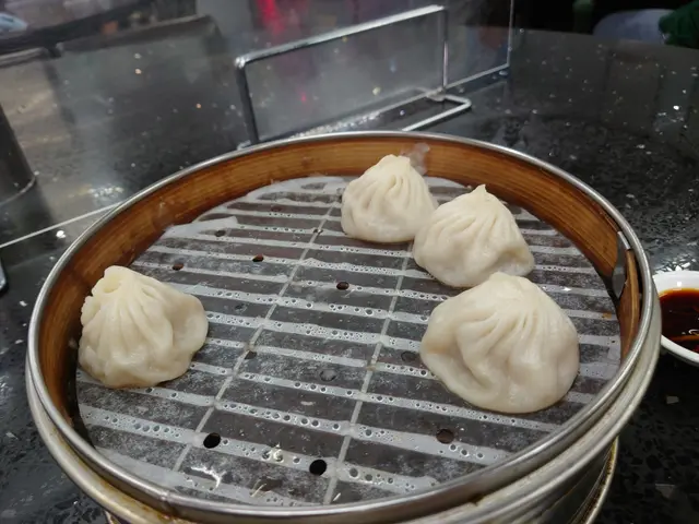 小籠包味道唔錯,皮的厚度啱啱好,内裏有好多湯汁。值得一試!
