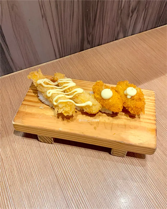 吉列炸生蠔壽司和吉列炸蝦壽司