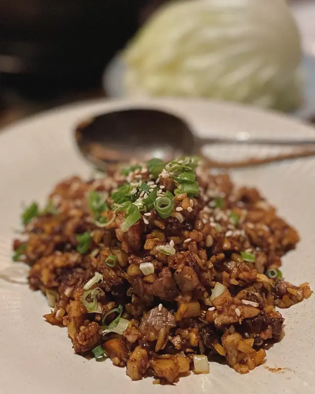 膶腸鴨鬆生菜包