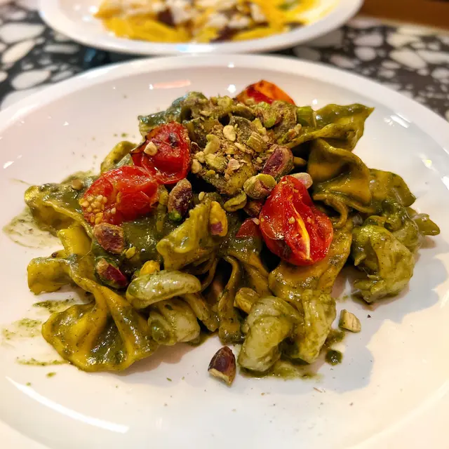 Farfalle Prawns & Pesto
