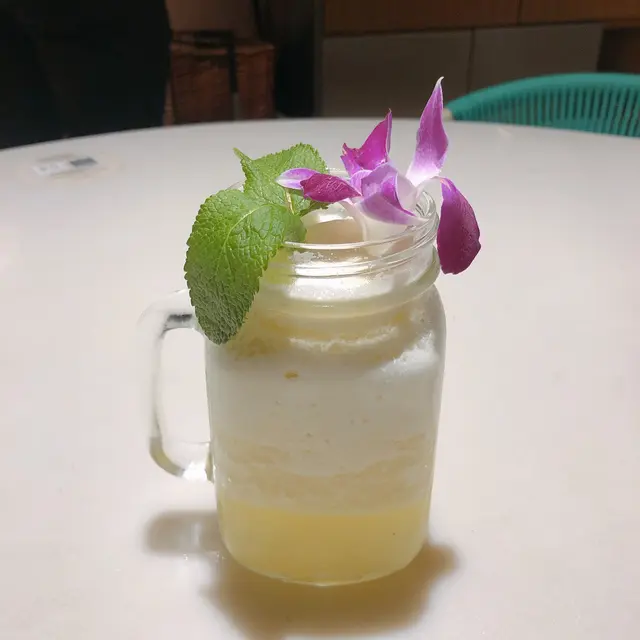 鮮菠蘿薑汁沙冰