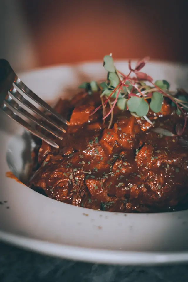 法式牛肉紅酒會牛面頻