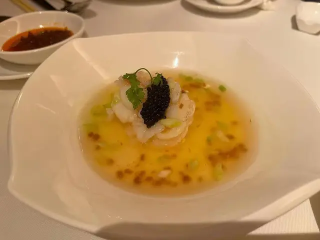 魚子醬雪地明蝦球