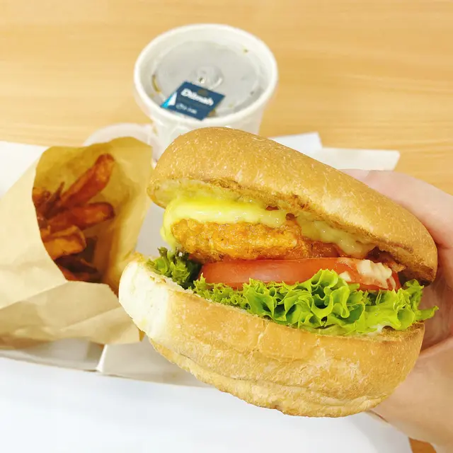 日式芥辣蝦堡套餐,蕃薯條, 伯爵茶