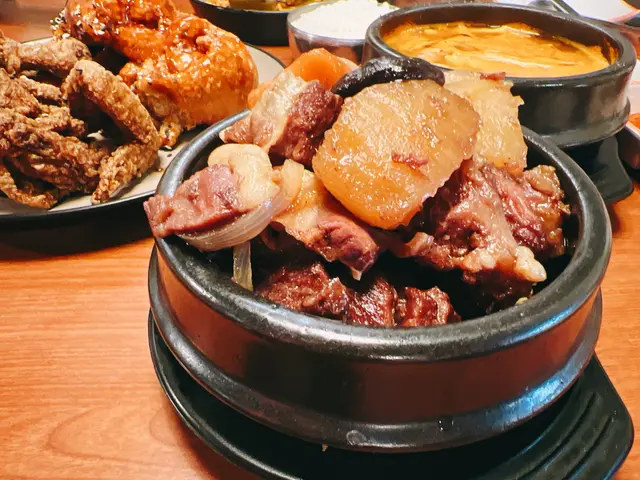 炆牛肋骨