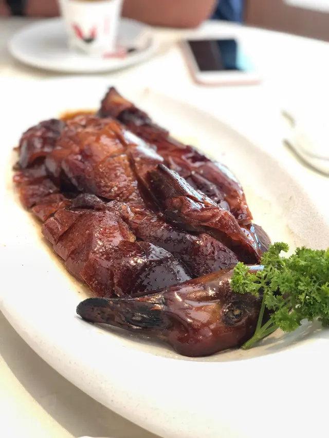 招牌脆皮燒鵝半隻