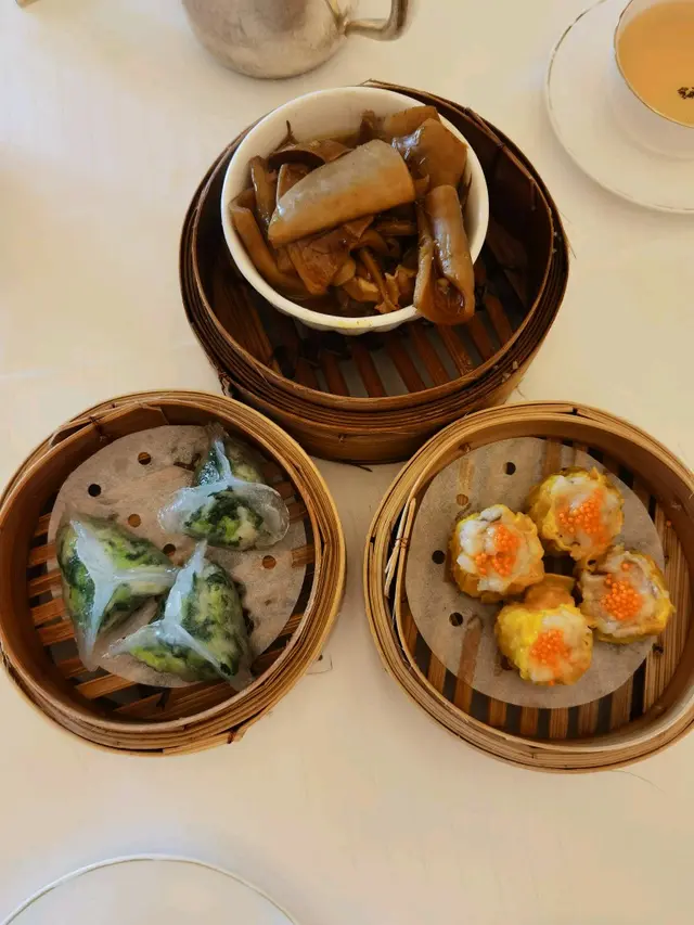 咖哩魷魚、菜苗餃 & 燒賣