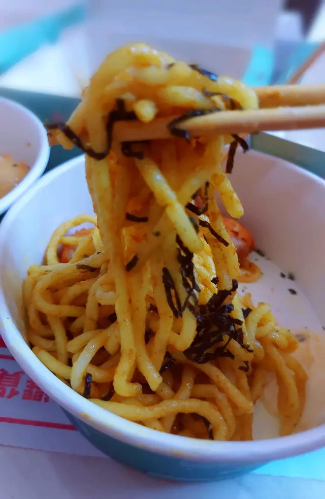 過隱咖哩汁吉列豬扒魚麵