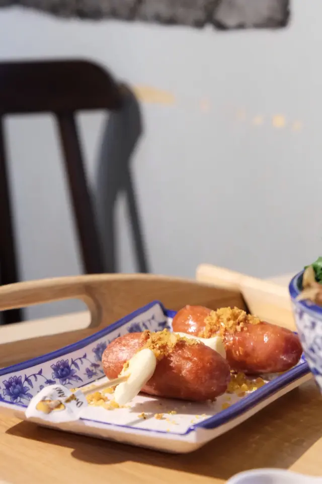 大腸綜合麵線配2條大蒜香腸