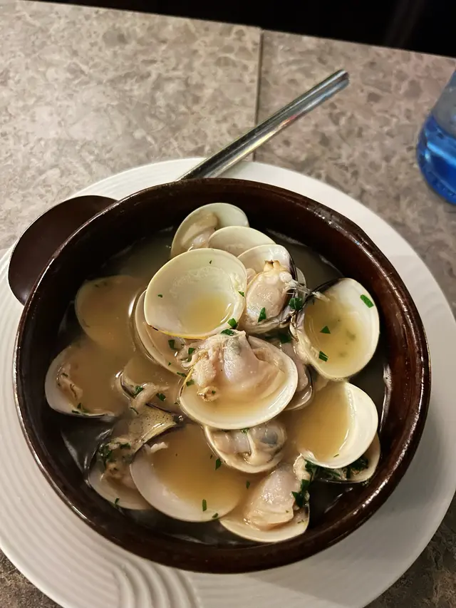 Clams  in  fish  sauce