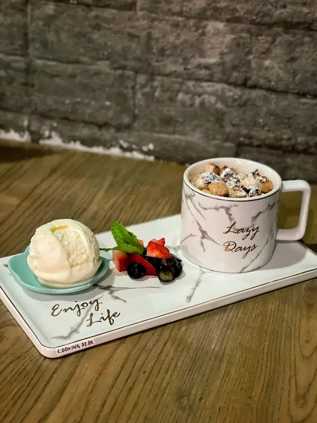 蘋果金寶配雲呢拿雪糕