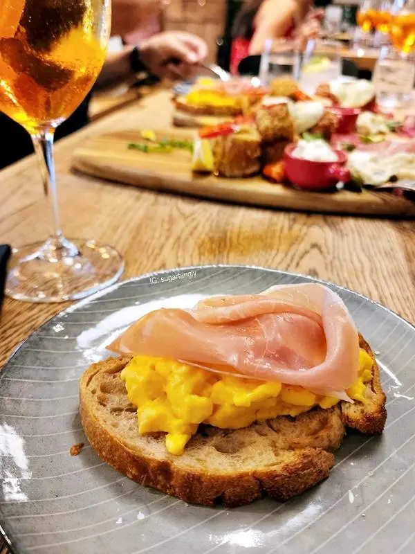 Breakfast in Tuscany 風乾火腿蛋多士