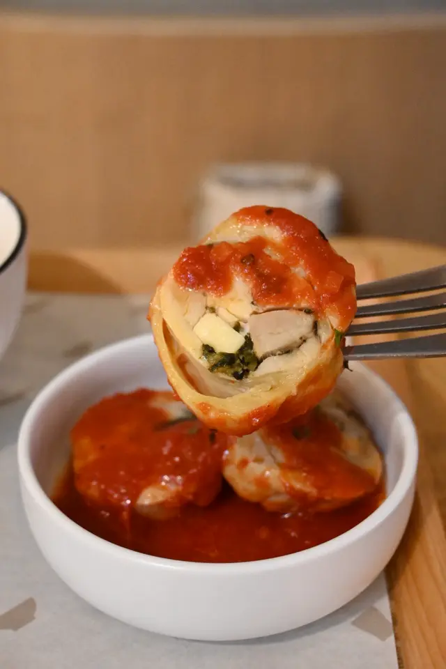 蕃茄菠菜芝士雞卷