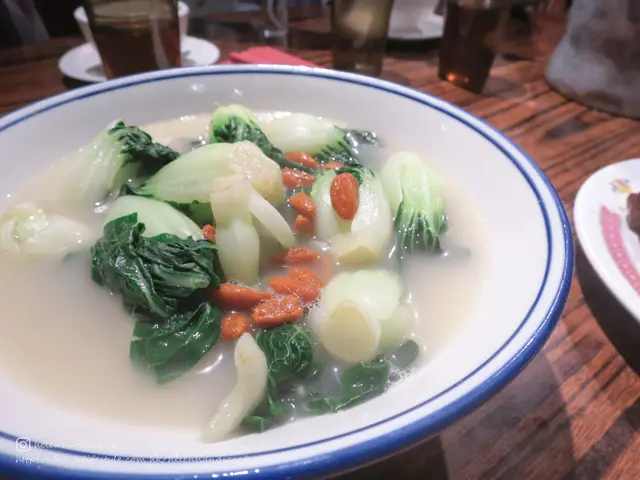 鮮魚湯杞子浸時蔬