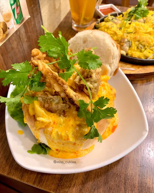 泰皇咖喱火山軟殼蟹法包