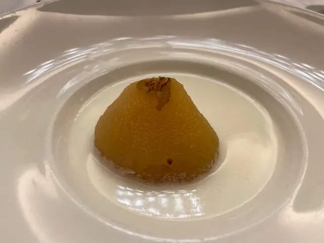 炖香梨杏仁茶