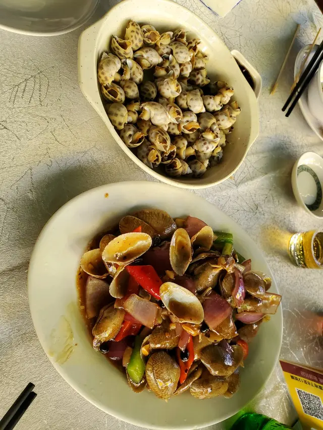 豉椒炒蜆白灼花螺