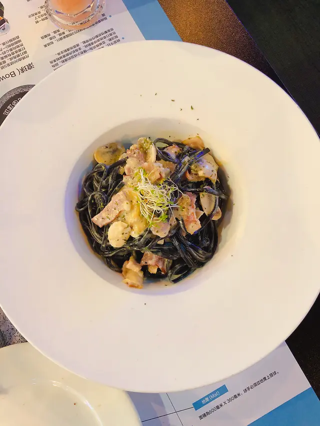 烏魚子卡邦尼墨魚汁扁意粉