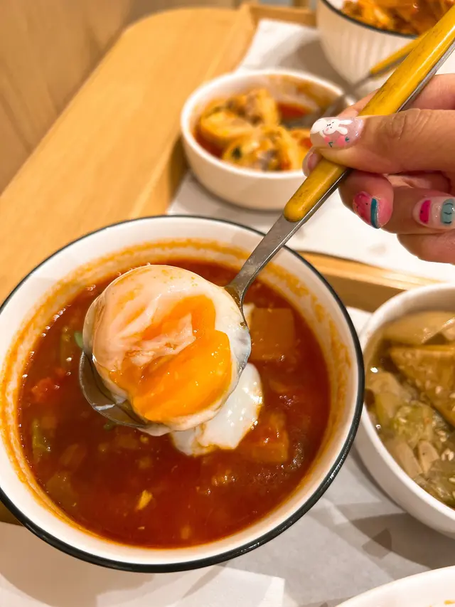 意大利產番茄蔬菜濃湯 (配温泉蛋)