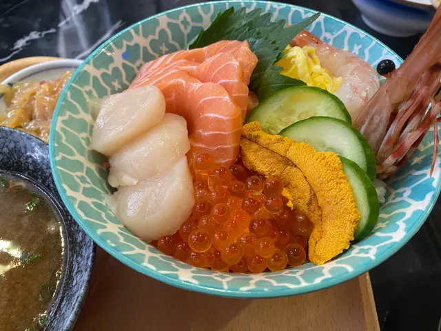 北海魚生丼