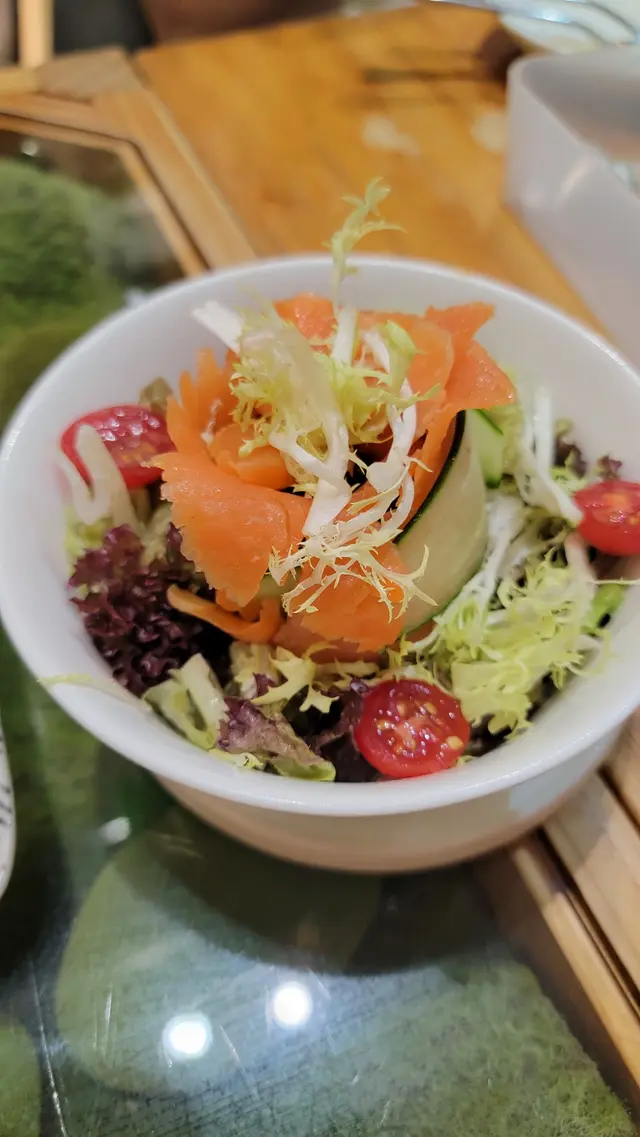 沙律菜夠新鮮，味道正常發揮。