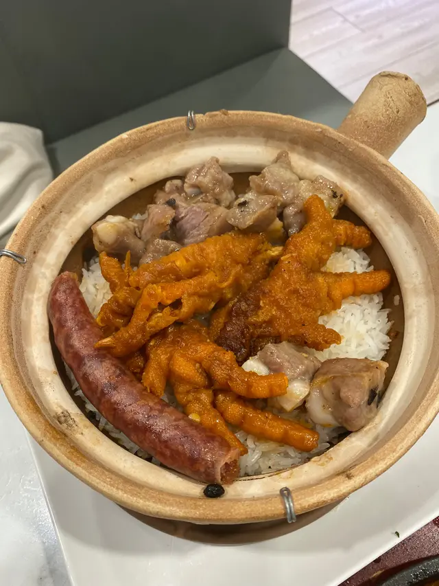 鳳爪排骨臘腸飯