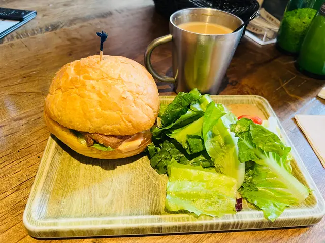 垃圾侍應！！！上錯野仲大聲話人，唔會再幫襯！