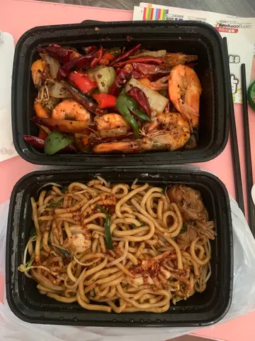 超級喜歡吃乾煸海鮮烏冬  加辣更好吃