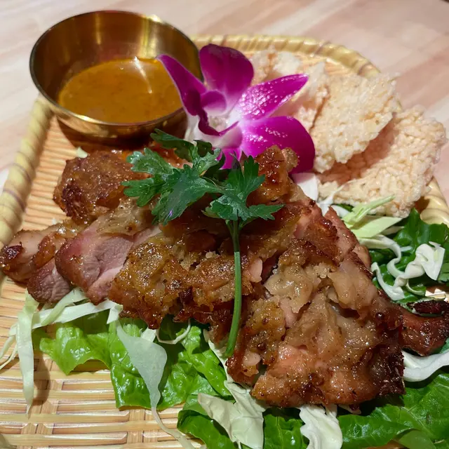 泰式燒雞扒配脆米通