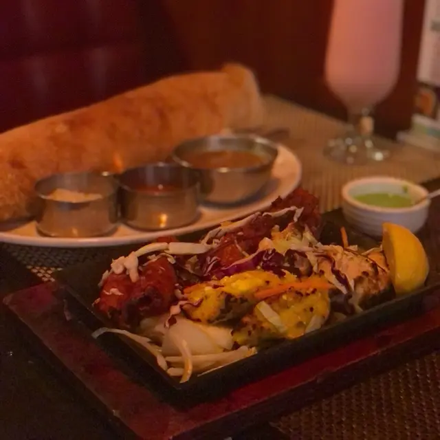 混合肉燒烤拼盤