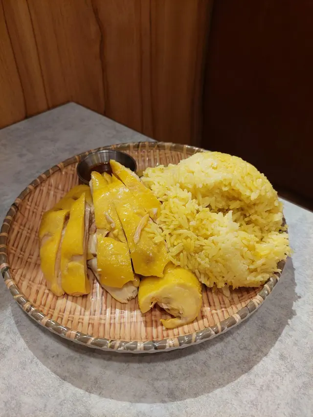 去骨海南雞配油飯(半隻)