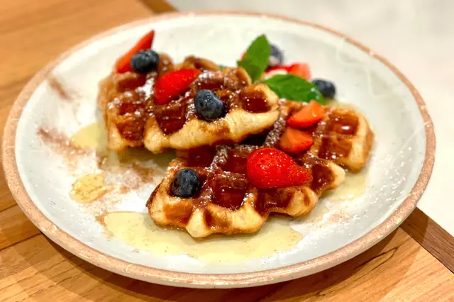 韓式雜莓牛角包窩夫