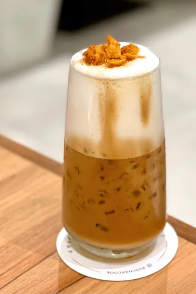 焦糖脆脆鮮奶咖啡