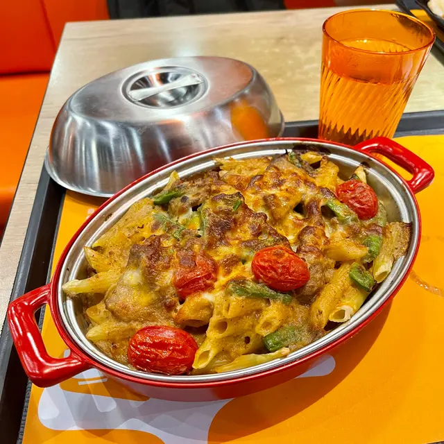 三重芝士焗沙嗲汁牛肉長通粉