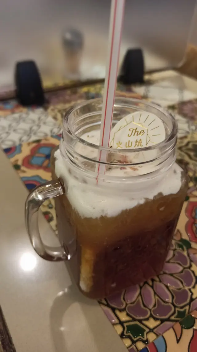 炭培烏龍茶玫瑰海鹽奶蓋