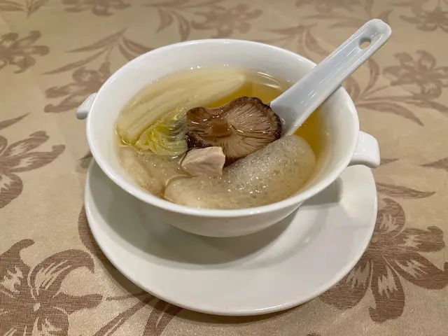 竹笙北菇燉菜膽