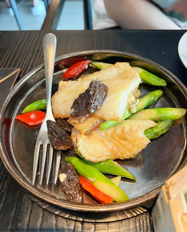 鮮羊肚菌炒爐魚