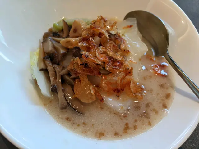 豬油渣櫻花蝦燉大白菜