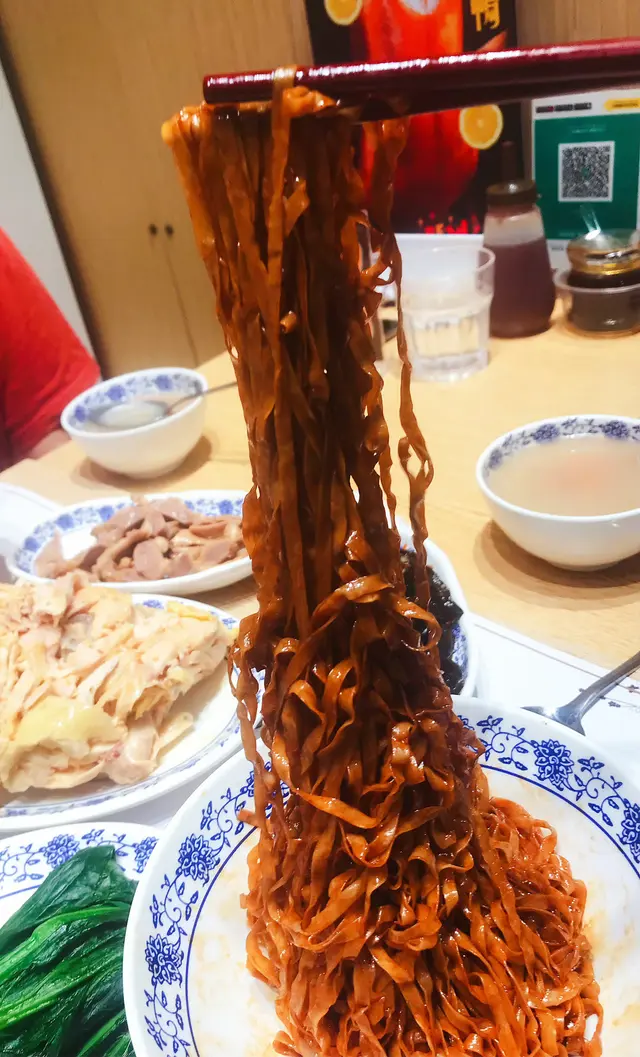 粗麵身爽口.微鹹豉油香味.唔會好油膩!👍😋😋😋