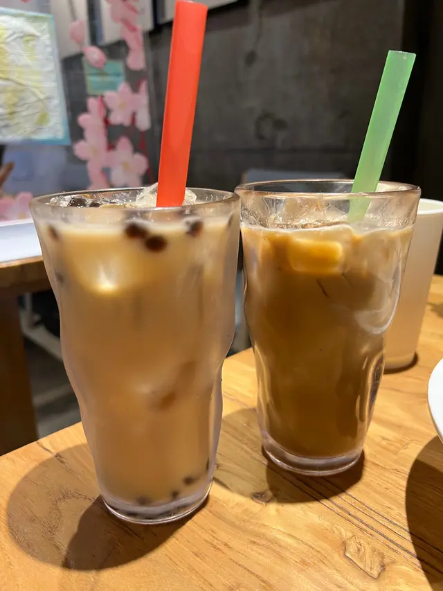 古早珍珠奶茶及凍咖啡