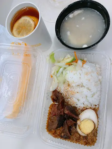 红烧牛面肉卤蛋肉燥饭