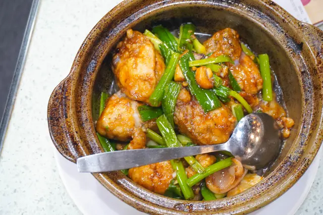 啫啫薑蔥生蠔煲