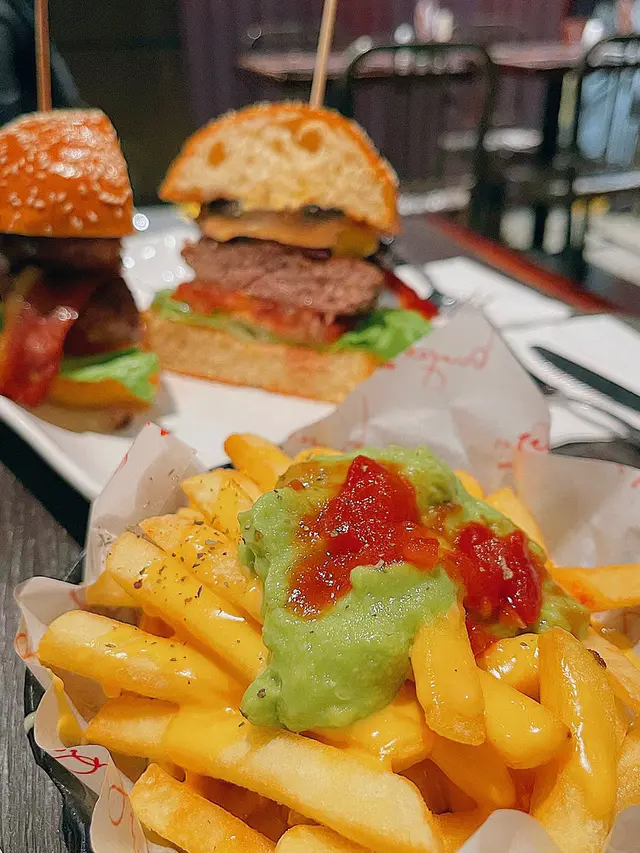 牛油果醬芝士薯條