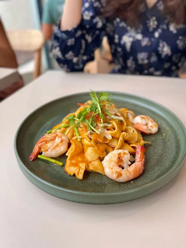 龍蝦汁大蝦三文魚籽手工意大利寬帶麵